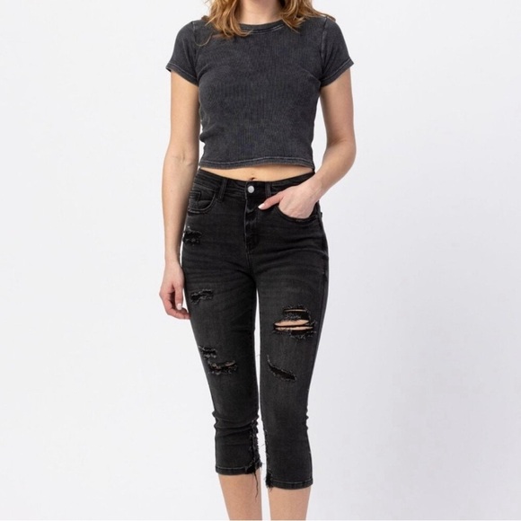 New! Judy Blue High Rise Distressed Skinny Fit Denim Jean Capri Womens S… - Picture 1 of 15